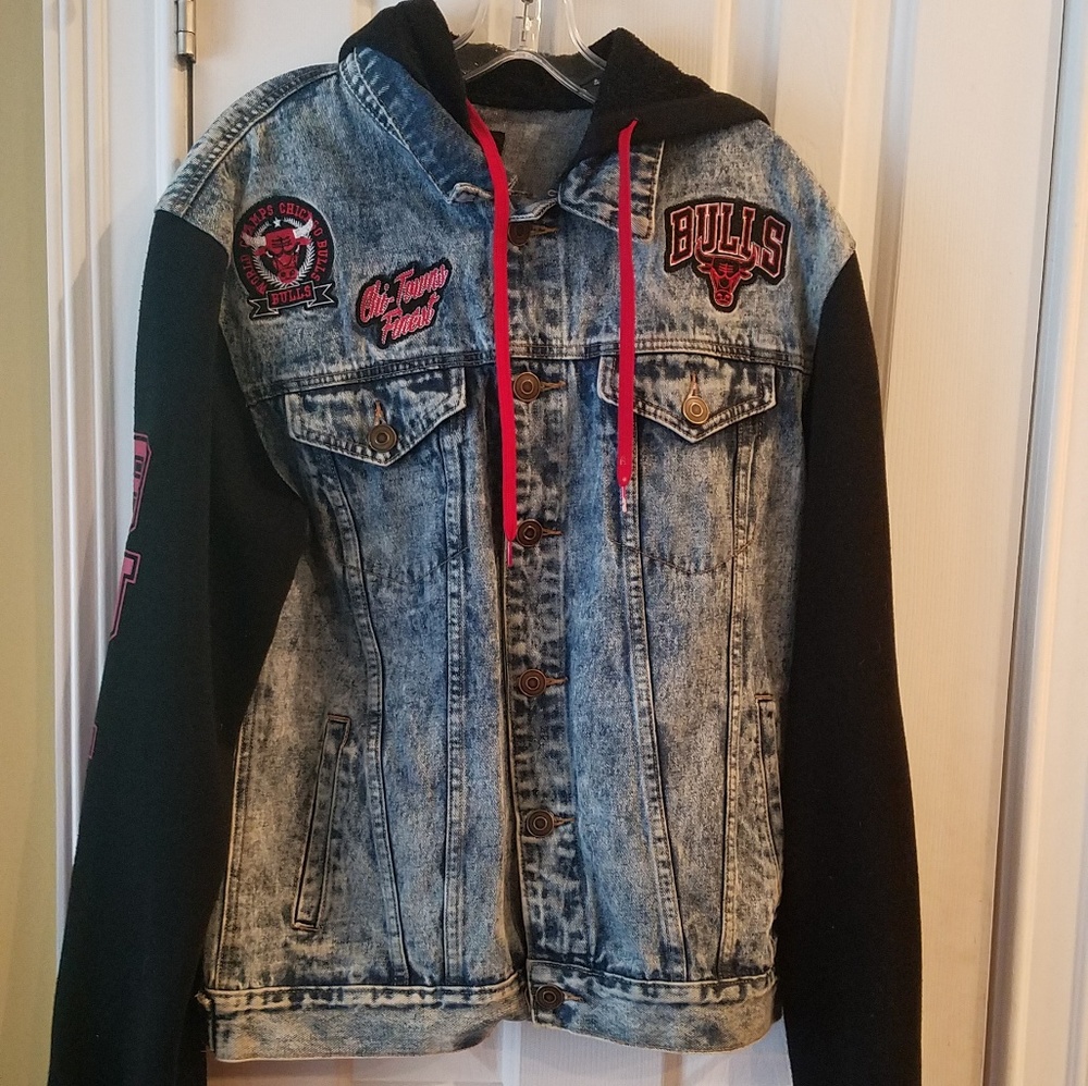 Chicago Bulls sweatshirt hoodie says youth extra l